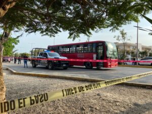 Asesinada en camión de transporte público de Cancún